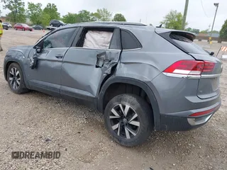 2022 Volkswagen Atlas SE with VIN 1V2LC2CA1NC203536, listed as a IAAI auction lot 42310598 with 28,724 mi miles and . Bid and sale history available at DreamBid. Image 3.