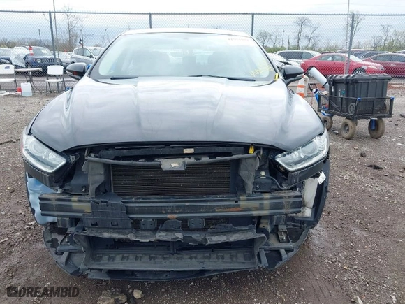 2013 Ford Fusion SE with VIN 3FA6P0H71DR320852, listed as a IAAI auction lot 41951931 with 110,324 mi miles. Bid and sale history available at carsss.com. Image 6.