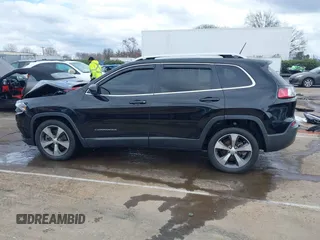 2020 Jeep Cherokee Limited with VIN 1C4PJLDB0LD560770, listed as a IAAI auction lot 41721370 with 116,245 mi miles. Bid and sale history available at carsss.com. Image 14.