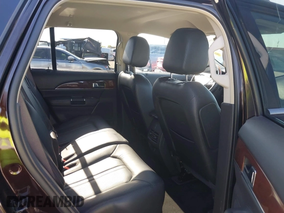 2013 Lincoln MKX with VIN 2LMDJ6JK9DBL15563, listed as a IAAI auction lot 42067838 with 38,411 mi miles. Bid and sale history available at carsss.com. Image 8.
