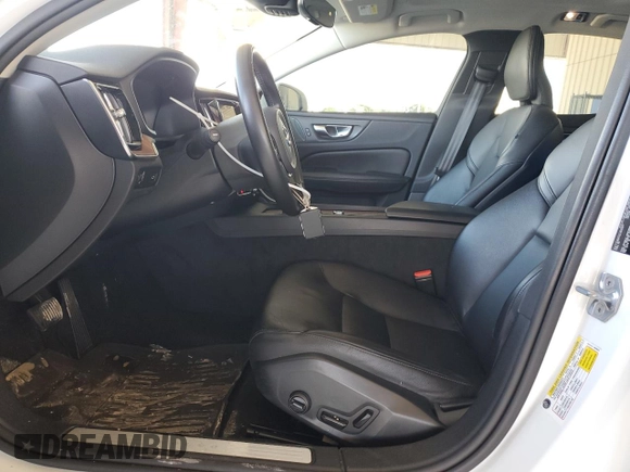 2020 Volvo S60 Momentum with VIN 7JR102FK2LG030977, listed as a Copart auction lot 41312734 with 39,308 mi miles. Bid and sale history available at carsss.com. Image 7.