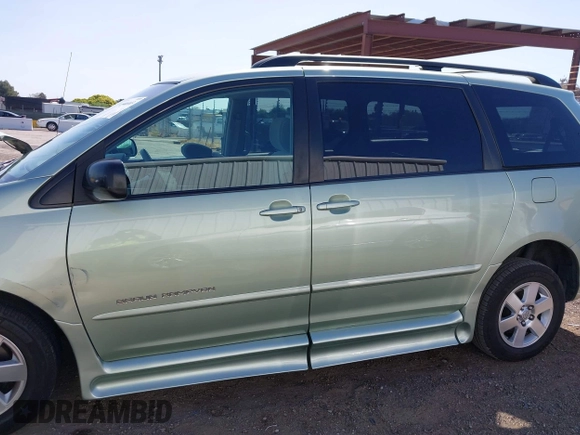 2008 Toyota Sienna CE with VIN 5TDZK23C28S158951, listed as a IAAI auction lot 41986003 with 67,696 mi miles. Bid and sale history available at carsss.com. Image 15.
