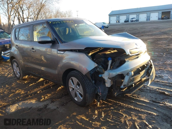 2016 Kia Soul with VIN KNDJN2A21G7283589, listed as a IAAI auction lot 41439464 with 135,000 mi miles. Bid and sale history available at carsss.com. Image 1.