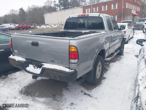 2002 Toyota Tundra SR5 with VIN 5TBBT44182S302560, listed as a IAAI auction lot 41371071 with 230,800 mi miles. Bid and sale history available at carsss.com. Image 4.