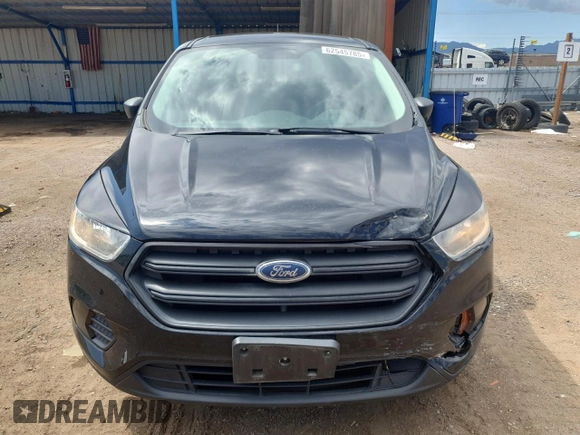 2017 Ford Escape S z VIN 1FMCU0F78HUE91357, wystawiony jako Copart lot #62545785 z przebiegiem 55 002 mil mil oraz Szkoda całkowita • Salvage title. Historia ofert i sprzedaży dostępna na DreamBid. Obrazek 5.