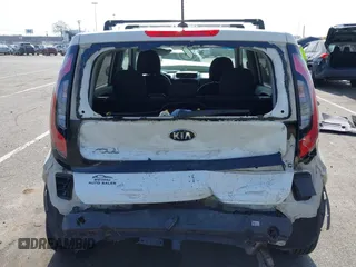 2016 Kia Soul z VIN KNDJN2A29G7256799, wystawiony jako IAAI lot #42097796 z przebiegiem 85 118 mil mil oraz . Historia ofert i sprzedaży dostępna na DreamBid. Obrazek 16.