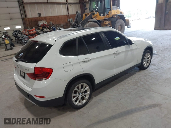 2013 BMW X1 xDrive28i z VIN WBAVL1C50DVR82757, wystawiony jako IAAI lot #42431997 z przebiegiem 225 137 mil mil oraz . Historia ofert i sprzedaży dostępna na DreamBid. Obrazek 4.