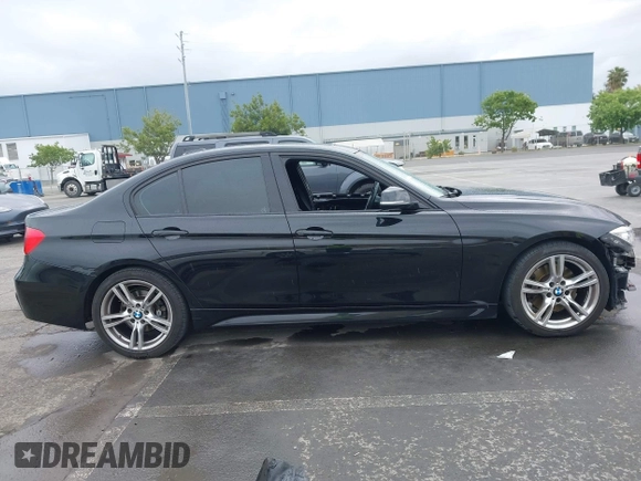 2014 BMW 3 Series 328i z VIN WBA3A5G58ENN66293, wystawiony jako IAAI lot #42106001 z przebiegiem 106 108 mil mil oraz . Historia ofert i sprzedaży dostępna na DreamBid. Obrazek 14.