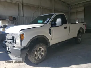 2017 Ford Super Duty F-250 SRW XLT with VIN 1FTBF2B67HED41799, listed as a Copart auction lot 76668464 with 184,138 mi miles and Salvage Title. Bid and sale history available at carsss.com. Image 1.