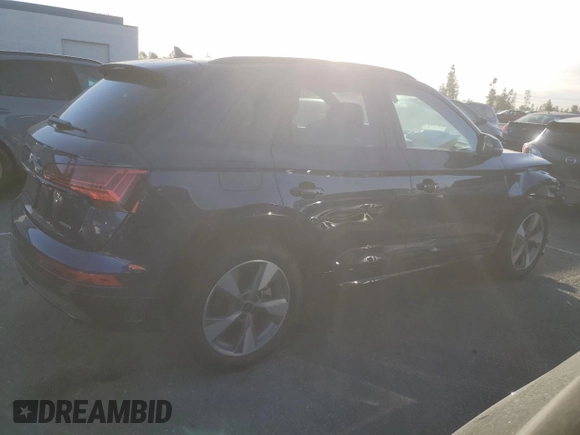 2024 Audi Q5 Premium Plus z VIN WA1BBAFY6R2063895, wystawiony jako Copart lot #85101434 z przebiegiem 2 978 mil mil oraz Szkoda całkowita • Salvage title. Historia ofert i sprzedaży dostępna na DreamBid. Obrazek 3.