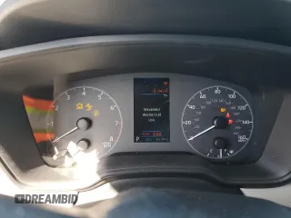 2024 Toyota Corolla Cross L z VIN 7MUAAABG2RV119279, wystawiony jako Copart lot #49690865 z przebiegiem 6 104 mil mil oraz Szkoda całkowita • Salvage title. Historia ofert i sprzedaży dostępna na DreamBid. Obrazek 9.
