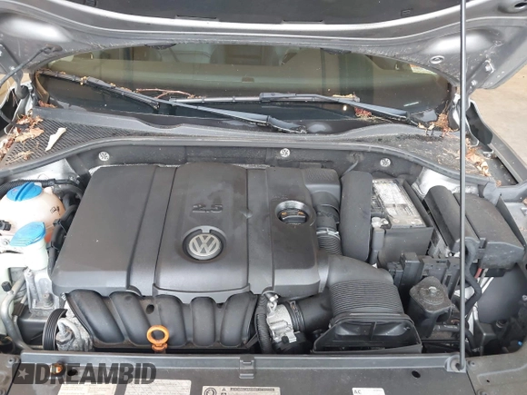 2013 Volkswagen Passat SE z VIN 1VWBP7A34DC024082, wystawiony jako IAAI lot #42308884 z przebiegiem 211 291 mil mil oraz . Historia ofert i sprzedaży dostępna na DreamBid. Obrazek 10.