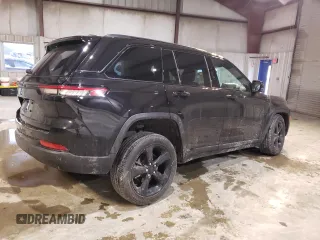 2024 Jeep Grand Cherokee Laredo with VIN 1C4RJHAG6R8929378, listed as a Copart auction lot 42204865 with 8,086 mi miles and Salvage title. Bid and sale history available at DreamBid. Image 3.