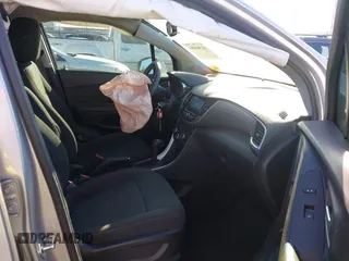 2022 Chevrolet Trax LS with VIN KL7CJNSMXNB545719, listed as a IAAI auction lot 41366593 with 9,225 mi miles. Bid and sale history available at carsss.com. Image 5.