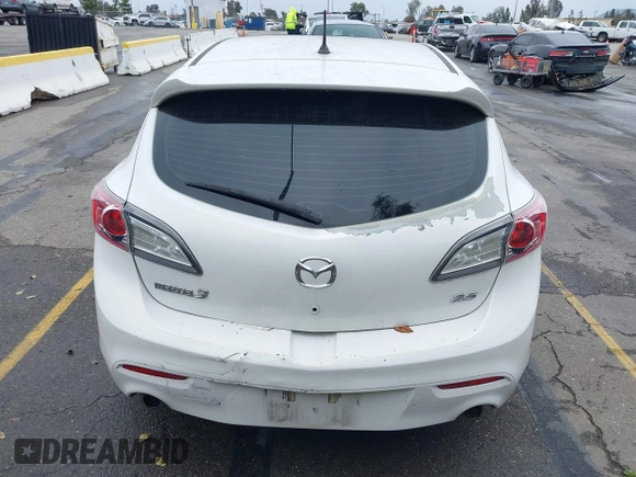 2011 Mazda 3 S Grand Touring z VIN JM1BL1M69B1411625, wystawiony jako IAAI lot #41778143 z przebiegiem 133 987 mil mil oraz . Historia ofert i sprzedaży dostępna na DreamBid. Obrazek 17.