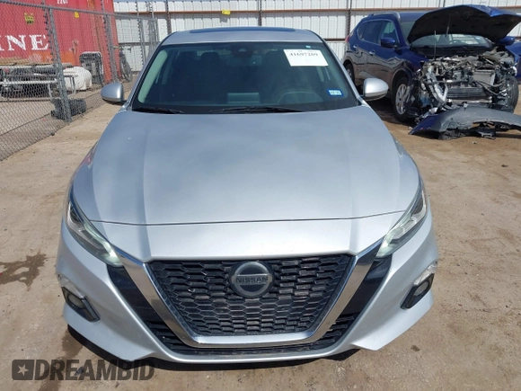 2019 Nissan Altima 2.5 SV with VIN 1N4BL4DV3KN305825, listed as a IAAI auction lot 41697209 with 96,619 mi miles. Bid and sale history available at carsss.com. Image 12.