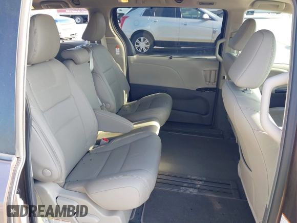 2019 Toyota Sienna XLE Auto Access Seat z VIN 5TDYZ3DC7KS984973, wystawiony jako IAAI lot #42299167 z przebiegiem 75 447 mil mil oraz . Historia ofert i sprzedaży dostępna na DreamBid. Obrazek 8.
