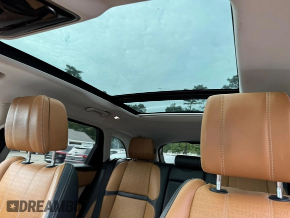 2018 Land Rover Range Rover Velar with VIN SALYC2RV1JA702871, listed as a Copart auction lot 63204445 with 116,982 mi miles and Clean title. Bid and sale history available at DreamBid. Image 9.