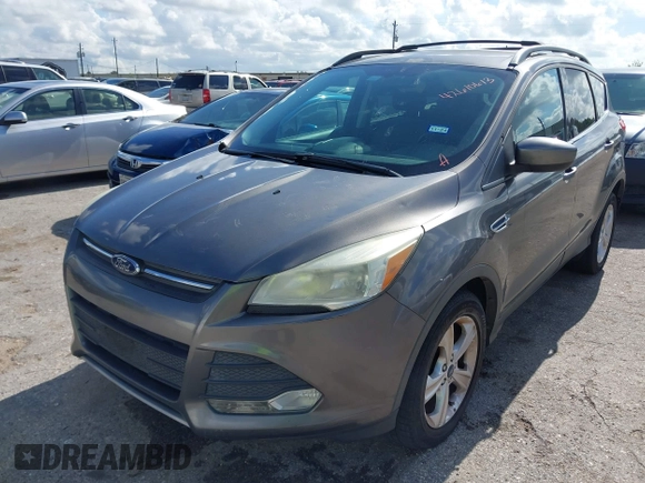 2013 Ford Escape SE z VIN 1FMCU0GX7DUD19135, wystawiony jako IAAI lot #42610613 z przebiegiem 181 535 mil mil oraz . Historia ofert i sprzedaży dostępna na DreamBid. Obrazek 2.