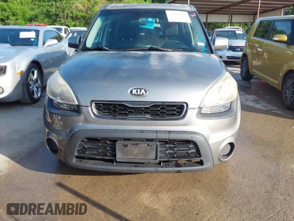 2013 Kia Soul with VIN KNDJT2A54D7620669, listed as a IAAI auction lot 42060648 with 182,041 mi miles. Bid and sale history available at carsss.com. Image 6.