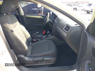 2015 Volkswagen Jetta SE with VIN 3VWD17AJ5FM258354, listed as a IAAI auction lot 42709041 with 191,338 mi miles and . Bid and sale history available at DreamBid. Image 5.