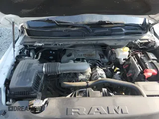 2022 Ram 1500 Longhorn z VIN 1C6SRFKT4NN186121, wystawiony jako Copart lot #71900845 z przebiegiem 101 908 mil mil oraz Czysty tytuł • Clean title. Historia ofert i sprzedaży dostępna na DreamBid. Obrazek 13.