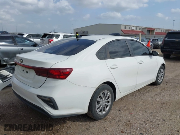 2021 Kia Forte LXS with VIN 3KPF24AD8ME300461, listed as a IAAI auction lot 41731952 with 86,794 mi miles. Bid and sale history available at carsss.com. Image 4.