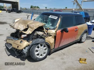 2004 MINI Hardtop z VIN WMWRC33454TC50742, wystawiony jako Copart lot #56655565 z przebiegiem Nie podano mil oraz Szkoda całkowita • Salvage title. Historia ofert i sprzedaży dostępna na DreamBid. Obrazek 1.