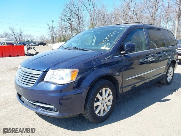 2015 Chrysler Town & Country Touring with VIN 2C4RC1BG5FR521504, listed as a IAAI auction lot 41910757 with 196,751 mi miles. Bid and sale history available at carsss.com. Image 2.