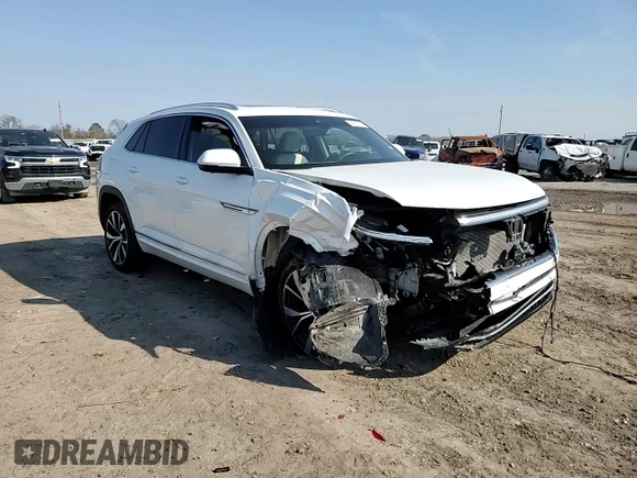 2024 Volkswagen Atlas SEL Premium R-Line with VIN 1V2FE2CA7RC219611, listed as a Copart auction lot 46862235 with 17,570 mi miles and Salvage title. Bid and sale history available at DreamBid. Image 11.