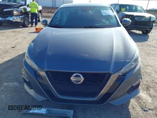 2021 Nissan Altima 2.5 SR with VIN 1N4BL4CV7MN386445, listed as a IAAI auction lot 41223978 with 65,945 mi miles. Bid and sale history available at carsss.com. Image 12.