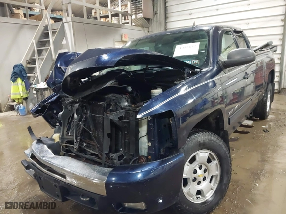 2010 Chevrolet Silverado 1500 LT with VIN 1GCSKSE33AZ180699, listed as a IAAI auction lot 41455632 with 154,659 mi miles. Bid and sale history available at carsss.com. Image 18.