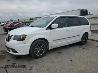 2015 Chrysler Town & Country S with VIN 2C4RC1HG0FR755170, listed as a Copart auction lot 82237754 with 214,466 mi miles and Salvage Title. Bid and sale history available at DreamBid. Image 1.