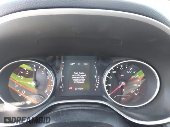 2019 Jeep Compass Altitude z VIN 3C4NJCBB0KT743170, wystawiony jako IAAI lot #41490256 z przebiegiem 93 319 mil mil oraz . Historia ofert i sprzedaży dostępna na DreamBid. Obrazek 7.