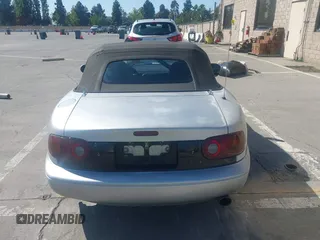 1991 Mazda MX-5 Miata Special Edition z VIN JM1NA3511M1235948, wystawiony jako IAAI lot #42322754 z przebiegiem 151 065 mil mil oraz . Historia ofert i sprzedaży dostępna na DreamBid. Obrazek 16.