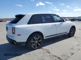 2021 Rolls-Royce Cullinan z VIN SLATV4C0XMU206479, wystawiony jako Copart lot #79633803 z przebiegiem 12 056 mil mil oraz Czysty tytuł • Clean title. Historia ofert i sprzedaży dostępna na DreamBid. Obrazek 3.