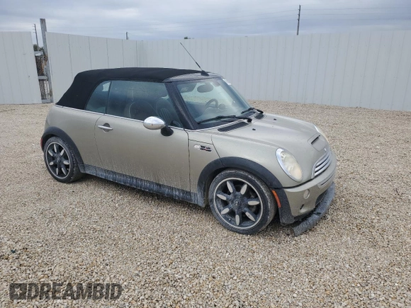 2007 MINI Convertible S z VIN WMWRH33557TL95520, wystawiony jako Copart lot #47685045 z przebiegiem 95 619 mil mil oraz Czysty tytuł • Clean title. Historia ofert i sprzedaży dostępna na DreamBid. Obrazek 4.