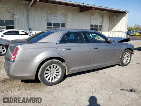 2014 Chrysler 300 z VIN 2C3CCAAG3EH141528, wystawiony jako Copart lot #53688225 z przebiegiem 132 298 mil mil oraz Szkody całkowita. Historia ofert i sprzedaży dostępna na DreamBid. Obrazek 3.