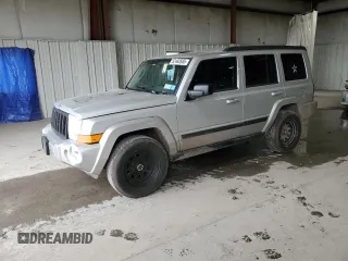 2008 Jeep Commander Sport with VIN 1J8HG48K48C108118, listed as a Copart auction lot 52482685 with 212,000 mi miles and Salvage Title. Bid and sale history available at carsss.com. Image 1.
