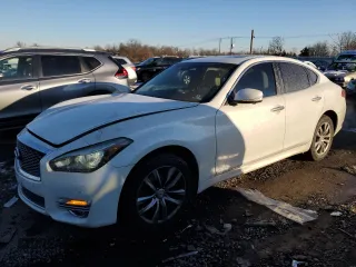 2016 Infiniti Q70 with VIN JN1BY1AR6GM270165, listed as a Copart auction lot 86517684 with 57,009 mi miles and Salvage Title. Bid and sale history available at carsss.com. Image 1.