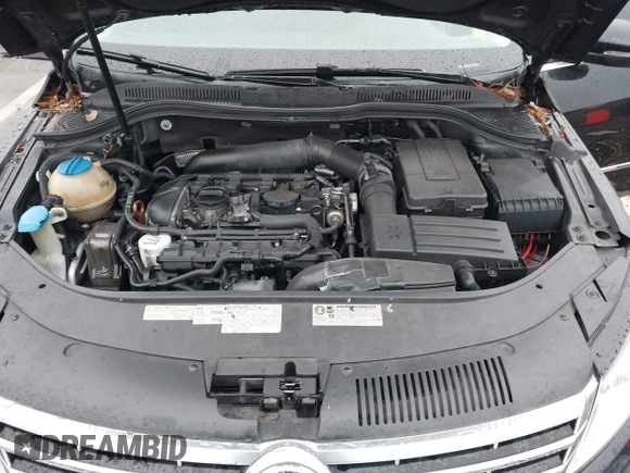 2013 Volkswagen CC Lux with VIN WVWRP7AN7DE510490, listed as a IAAI auction lot 41457328 with 154,443 mi miles. Bid and sale history available at carsss.com. Image 10.