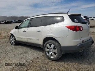2012 Chevrolet Traverse LTZ z VIN 1GNKVLED3CJ199638, wystawiony jako Copart lot #50162545 z przebiegiem Nie podano mil oraz Czysty tytuł • Clean title. Historia ofert i sprzedaży dostępna na DreamBid. Obrazek 2.