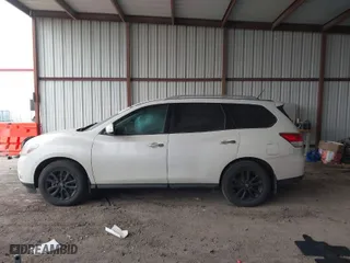 2016 Nissan Pathfinder SL with VIN 5N1AR2MN8GC602760, listed as a IAAI auction lot 41608173 with 124,117 mi miles. Bid and sale history available at carsss.com. Image 14.