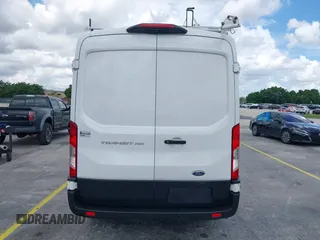 2021 Ford Transit Cargo z VIN 1FTBR1C81MKA40300, wystawiony jako IAAI lot #42707917 z przebiegiem 47 865 mil mil oraz . Historia ofert i sprzedaży dostępna na DreamBid. Obrazek 16.