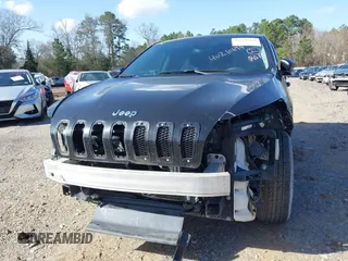 2016 Jeep Cherokee Sport with VIN 1C4PJLAB3GW274135, listed as a IAAI auction lot 40210694 with 141,989 mi miles and . Bid and sale history available at DreamBid. Image 6.