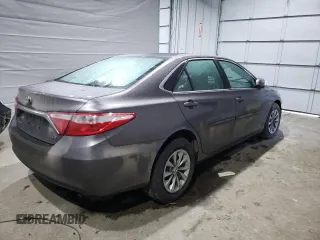 2017 Toyota Camry XLE with VIN 4T1BF1FKXHU269502, listed as a Copart auction lot 48971875 with 62,489 mi miles and Salvage Title. Bid and sale history available at carsss.com. Image 3.