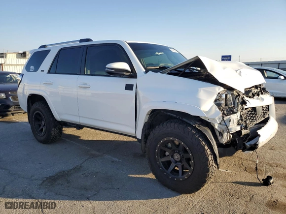 2023 Toyota 4Runner SR5 Premium with VIN JTENU5JR1P6182251, listed as a Copart auction lot 43088355 with 26,655 mi miles and Salvage Title. Bid and sale history available at carsss.com. Image 4.