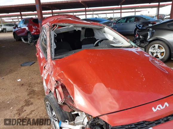 2023 Kia Forte LXS z VIN 3KPF24AD0PE508984, wystawiony jako IAAI lot #41784790 z przebiegiem 71 269 mil mil oraz . Historia ofert i sprzedaży dostępna na DreamBid. Obrazek 6.