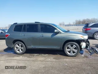 2011 Toyota Highlander Limited with VIN 5TDDK3EH6BS061624, listed as a IAAI auction lot 41772700 with 218,347 mi miles and . Bid and sale history available at DreamBid. Image 13.