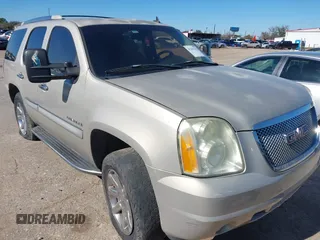 2007 GMC Yukon Denali z VIN 1GKFK63857J261948, wystawiony jako IAAI lot #41262362 z przebiegiem Nie podano mil oraz . Historia ofert i sprzedaży dostępna na DreamBid. Obrazek 1.